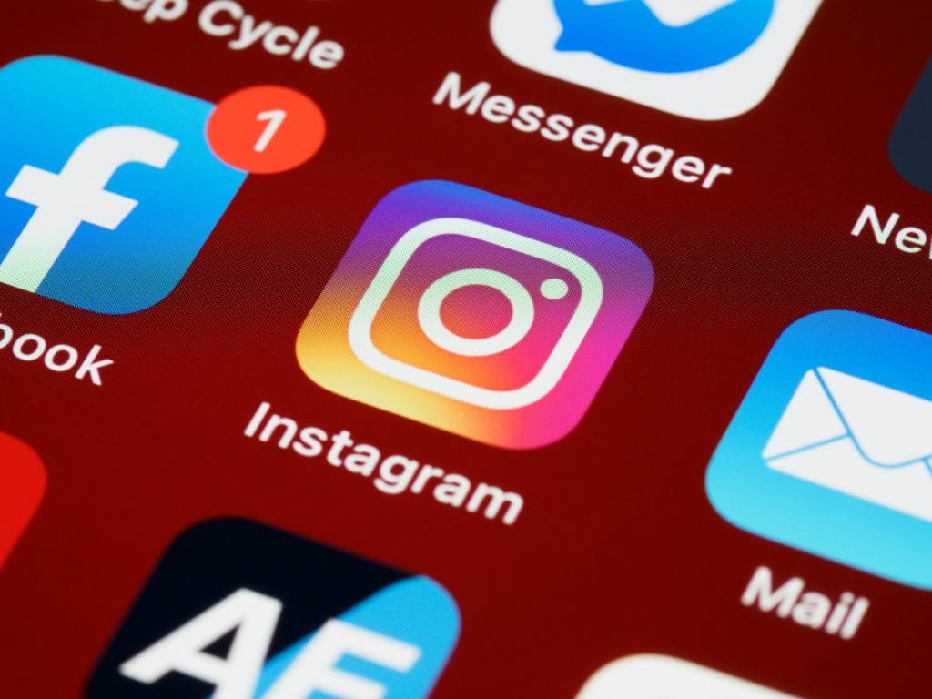 Instagram déploie une nouvelle bannière de profil pour afficher les prochaines diffusions en direct des utilisateurs. pexels brett jordan 5426401 scaled