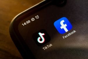 Facebook aurait prévu une refonte massive pour rivaliser avec TikTok