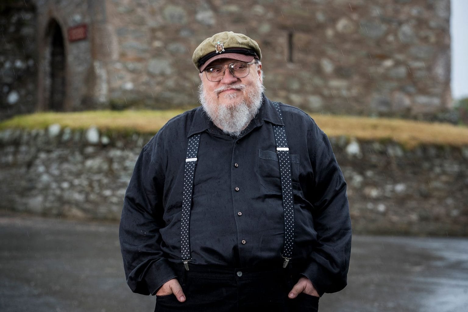 Selon George R.R. Martin, House Of The Dragon a une durée de quatre saisons et évoque les nombreux sauts temporels de la série. George R.R. Martin