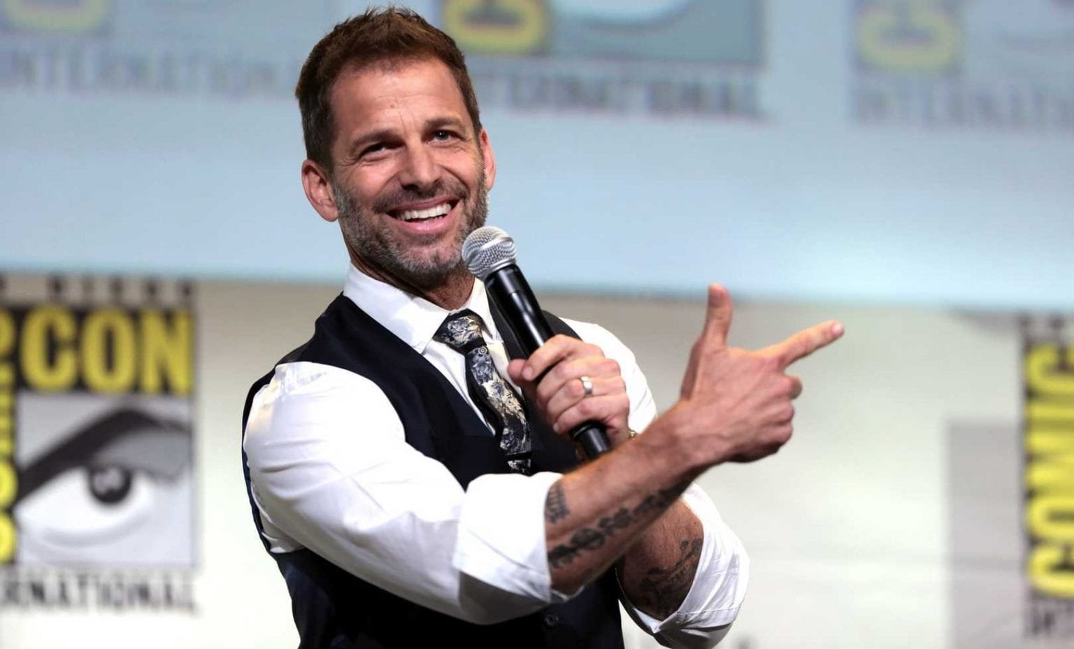 Zack Snyder fait le point sur les relations entre DC Studios et les fans.