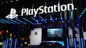 Hideaki Nishino : La PlayStation continue de privilégier les consoles de salon pour l'avenir
